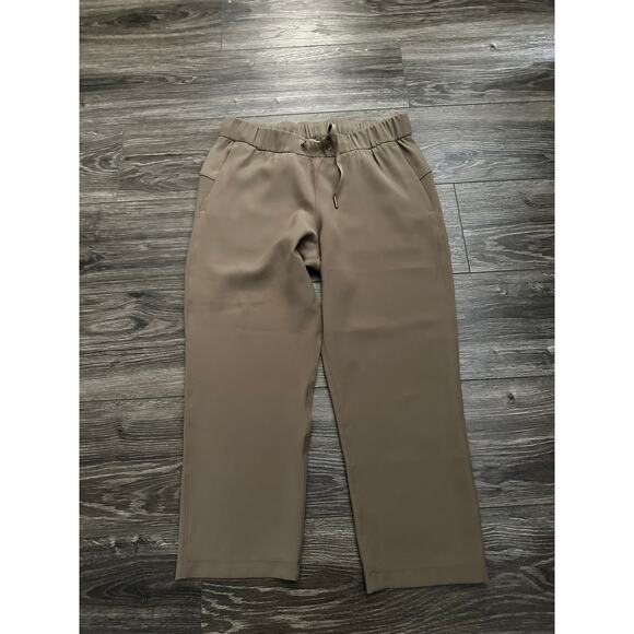 Lululemon On The Fly Crop *Woven 23" Frontier size 8 - Picture 1 of 7